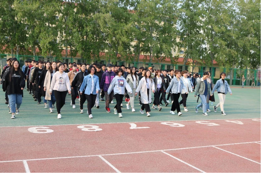 17软件4-5班(方队练习)290.png 17软件4-5班(方队练习)290.png