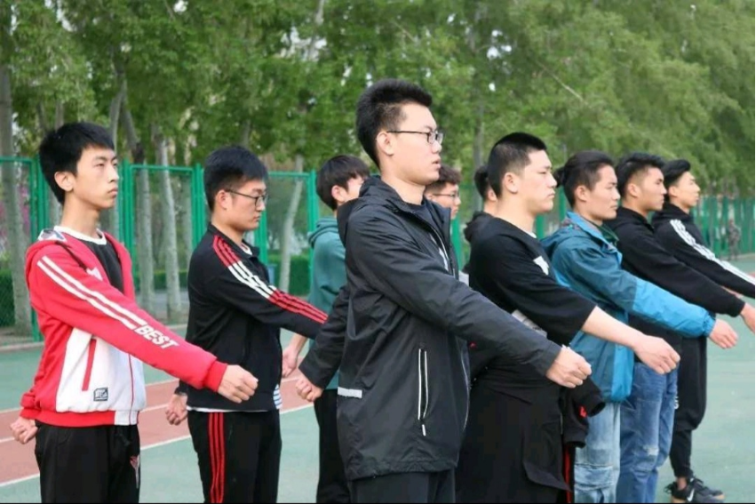 17网络2班(运动会方队宣传稿)315.png 17网络2班(运动会方队宣传稿)315.png