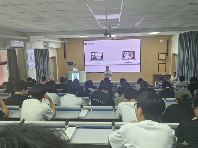 企业宣讲照片.jpg 企业宣讲照片.jpg